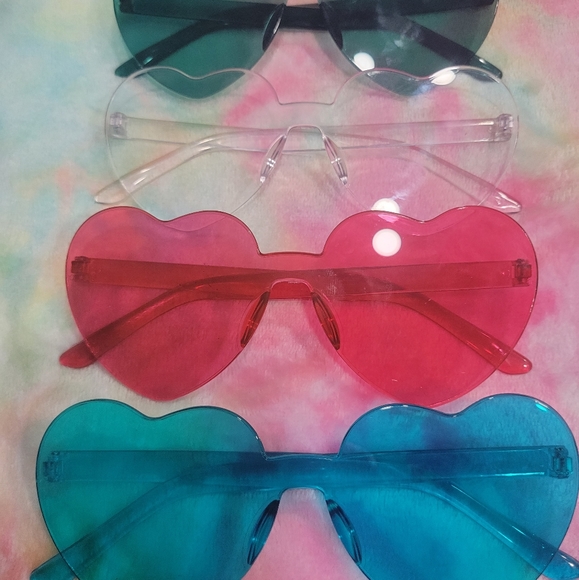 no brand Accessories - Heart shaped sunglasses